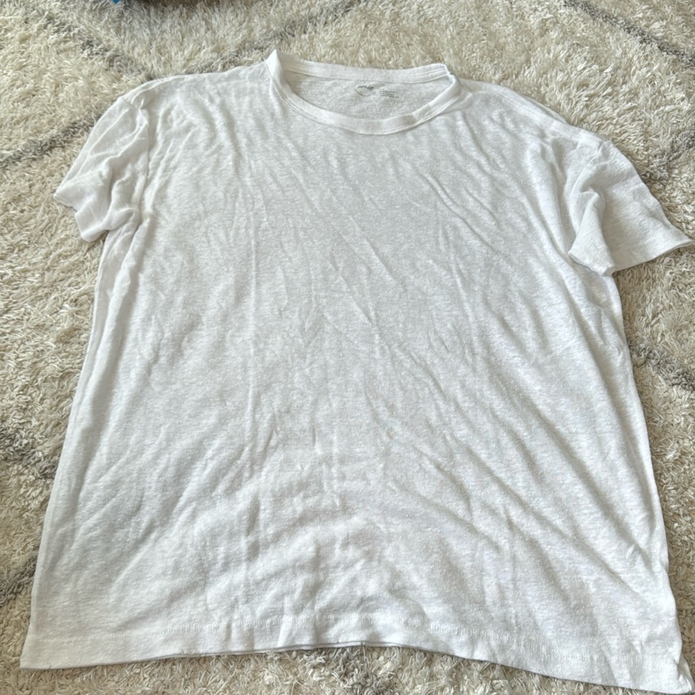 White tee